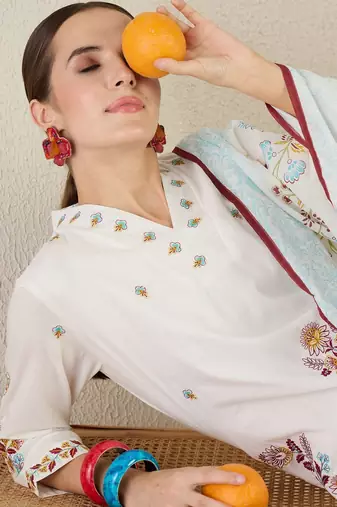Women Floral Embroidered Regular Thread Work Pure Cotton Kurta with Trousers & With Dupatta