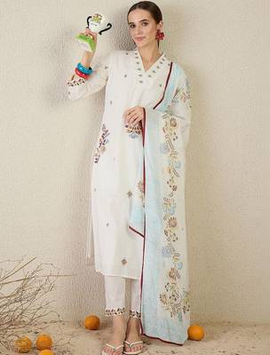 Women Floral Embroidered Regular Thread Work Pure Cotton Kurta with Trousers & With Dupatta 3
