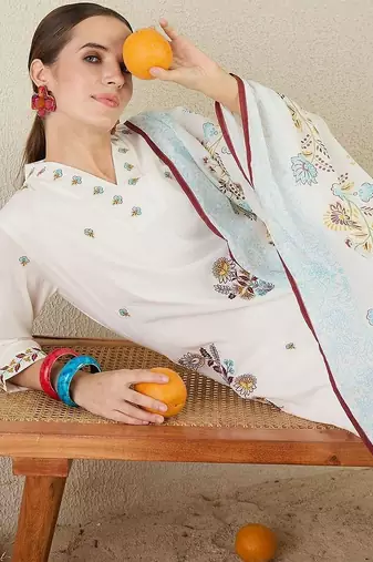 Women Floral Embroidered Regular Thread Work Pure Cotton Kurta with Trousers & With Dupatta