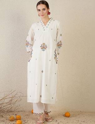 Women Floral Embroidered Regular Thread Work Pure Cotton Kurta with Trousers & With Dupatta 5