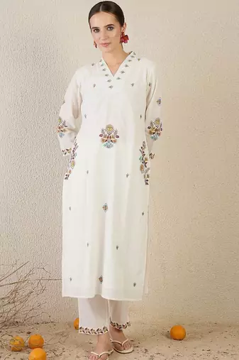 Women Floral Embroidered Regular Thread Work Pure Cotton Kurta with Trousers & With Dupatta