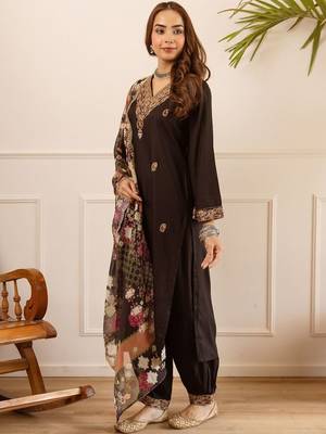Black Embroidered Straight Kurta Trousers Dupatta Set 6