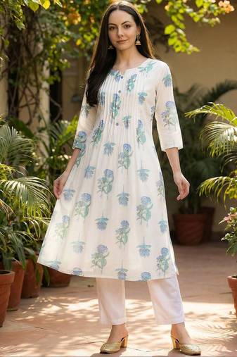 Women Floral Printed Regular Pure Cotton Kurta with Trousers