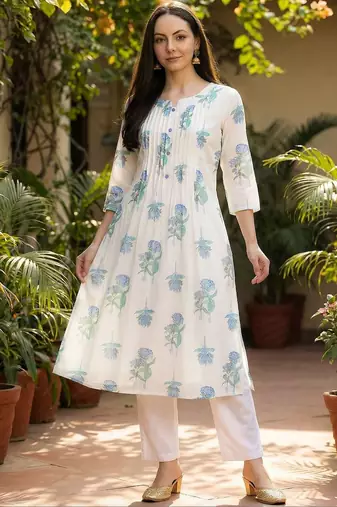 Women Floral Printed Regular Pure Cotton Kurta with Trousers
