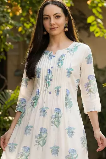 Women Floral Printed Regular Pure Cotton Kurta with Trousers
