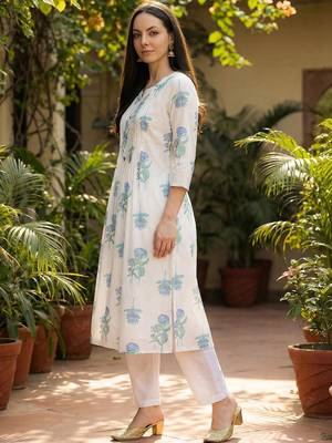 Women Floral Printed Regular Pure Cotton Kurta with Trousers 3