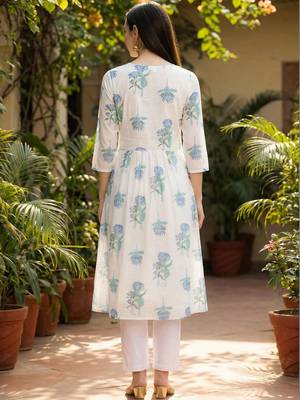 Women Floral Printed Regular Pure Cotton Kurta with Trousers 4