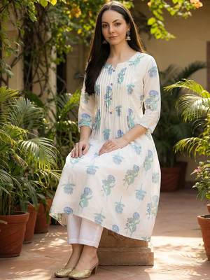 Women Floral Printed Regular Pure Cotton Kurta with Trousers 5
