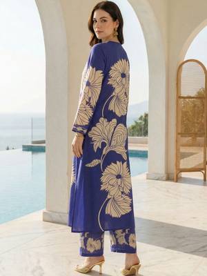 Women Floral Printed Regular Kurta with Palazzos 2