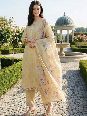 Women Floral Printed Regular Linen Kurta with Trousers & With Dupatta 2