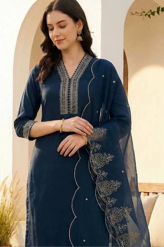 Women Ethnic Motifs Embroidered Regular Thread Work Kurta with Trousers & With Dupatta