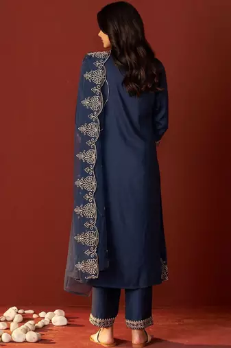 Women Ethnic Motifs Embroidered Regular Thread Work Kurta with Trousers & With Dupatta