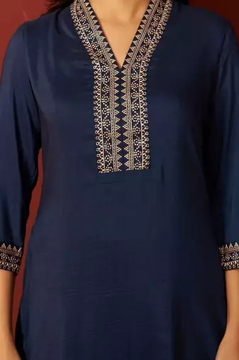 Women Ethnic Motifs Embroidered Regular Thread Work Kurta with Trousers & With Dupatta