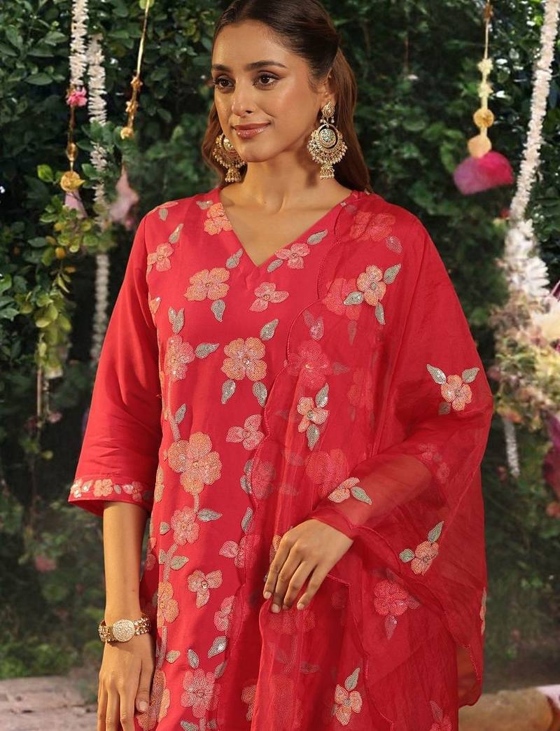 Women Floral Embroidered Regular Sequinned Kurta with Trousers & With Dupatta