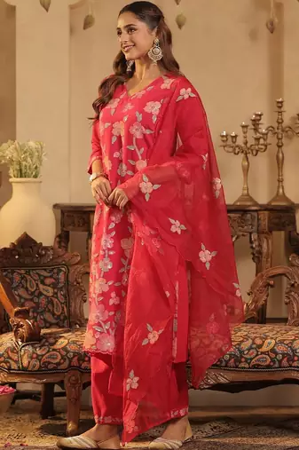 Women Floral Embroidered Regular Sequinned Kurta with Trousers & With Dupatta