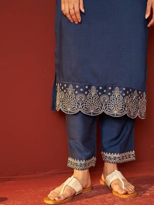 Women Ethnic Motifs Embroidered Regular Thread Work Kurta with Trousers & With Dupatta 4