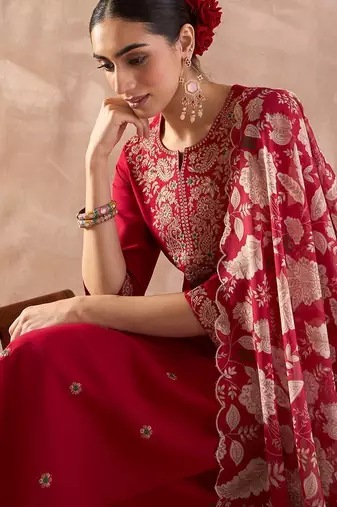 Ethnic Motifs Embroidered Thread Work Straight Kurta With Trousers & Dupatta