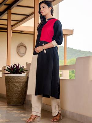 Women Colourblocked Mandarin Collar Pure Cotton A-Line Kurta with Trousers 2