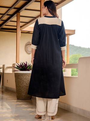 Women Colourblocked Mandarin Collar Pure Cotton A-Line Kurta with Trousers 3