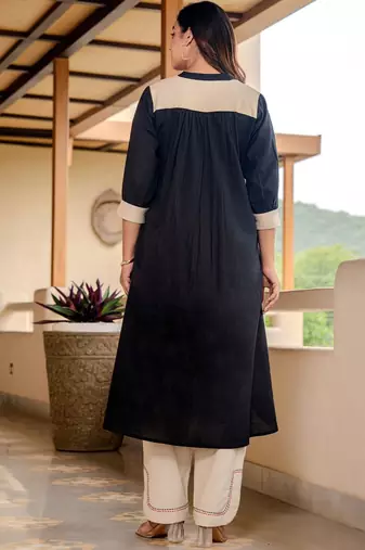 Women Colourblocked Mandarin Collar Pure Cotton A-Line Kurta with Trousers
