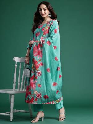 Floral Printed Pure Cotton Kurta with Trousers & Dupatta 1
