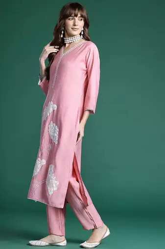 Floral Embroidered Regular Sequinned Kurta with Trousers & Dupatta