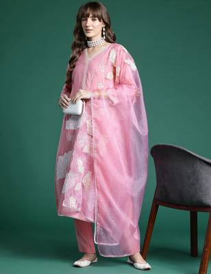 Floral Embroidered Regular Sequinned Kurta with Trousers & Dupatta 8