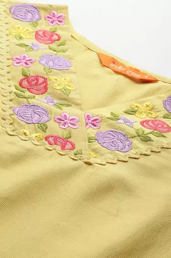Floral Embroidered Thread Work Liva Kurta with Trousers & With Dupatta
