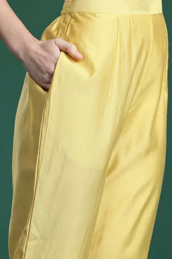 Floral Embroidered Thread Work Liva Kurta with Trousers & With Dupatta