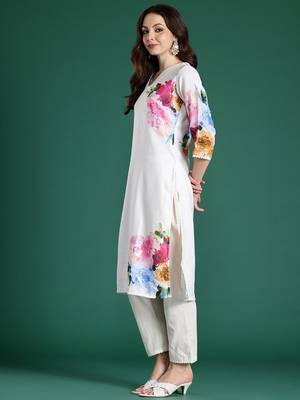 Floral Printed Beads and Stones Linen Kurta with Trousers & With Dupatta 7