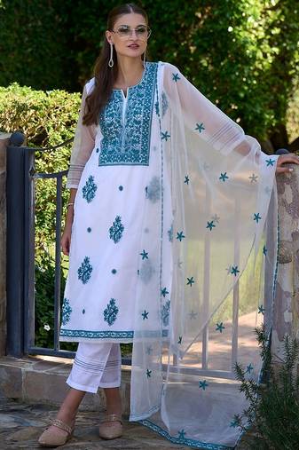 Floral Embroidered Regular Thread Work Kurta with Trousers & Dupatta