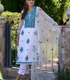Floral Embroidered Regular Thread Work Kurta with Trousers & Dupatta