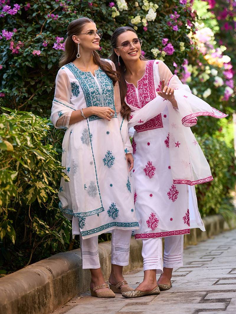 Floral Embroidered Regular Thread Work Kurta with Trousers & Dupatta