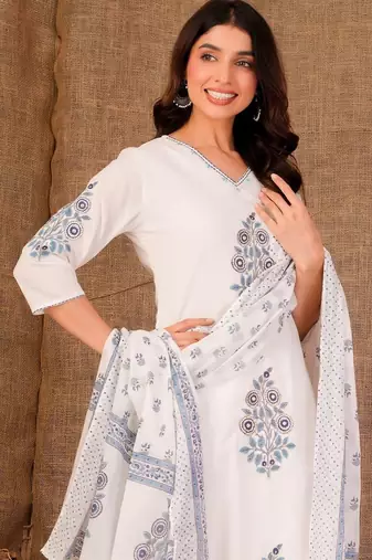 Women Floral Printed Regular Pure Cotton Kurta with Trousers & With Dupatta