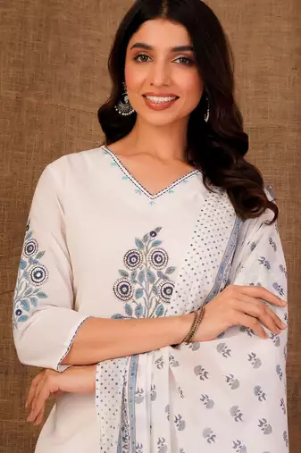 Women Floral Printed Regular Pure Cotton Kurta with Trousers & With Dupatta