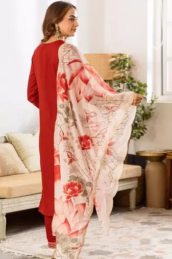 Women Floral Embroidered Regular Thread Work Kurta with Trousers & With Dupatta