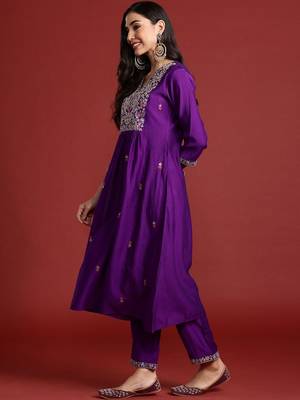 Ethnic Motifs Embroidered Thread Work A-Line Kurta With Trouser And Dupatta 5