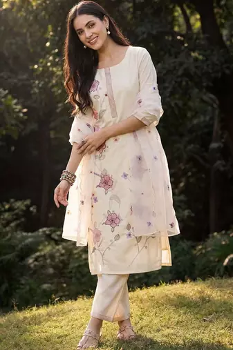 Women Floral Embroidered Regular Thread Work Kurta with Trousers & With Dupatta