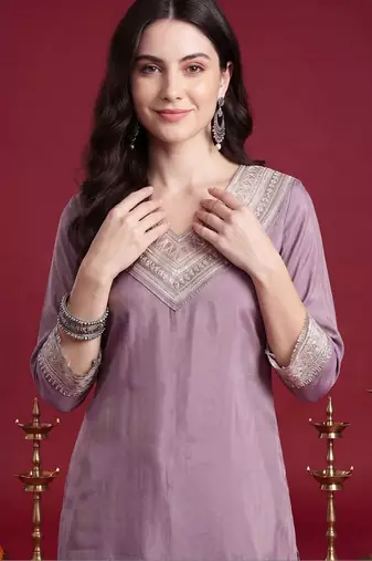 Women Ethnic Motifs Embroidered Regular Thread Work Kurta with Trousers