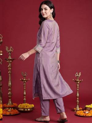 Women Ethnic Motifs Embroidered Regular Thread Work Kurta with Trousers 3