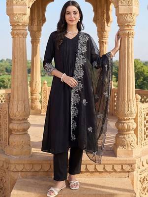 Women Ethnic Motifs Embroidered Regular Thread Work Kurta with Trousers & With Dupatta 5