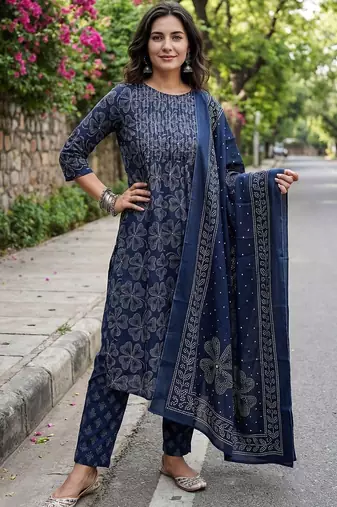 Women Ethnic Motifs Printed Regular Beads and Stones Pure Cotton Kurta with Trousers & With Dupatta