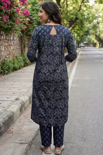 Women Ethnic Motifs Printed Regular Beads and Stones Pure Cotton Kurta with Trousers & With Dupatta