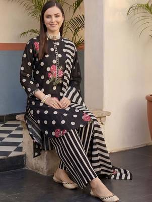 Women Floral Printed Regular Pure Cotton Kurta with Trousers & With Dupatta 5