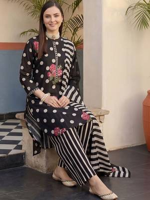Women Floral Printed Regular Pure Cotton Kurta with Trousers & With Dupatta 5
