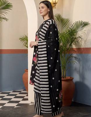 Women Floral Printed Regular Pure Cotton Kurta with Trousers & With Dupatta 6