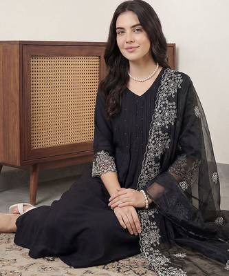 Women Ethnic Motifs Embroidered Pleated Thread Work Kurta with Trousers & With Dupatta 6