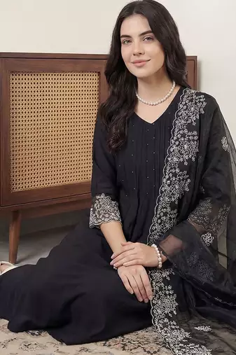 Women Ethnic Motifs Embroidered Pleated Thread Work Kurta with Trousers & With Dupatta