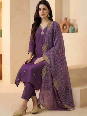 Women Ethnic Motifs Embroidered Regular Thread Work Kurta with Trousers & With Dupatta 4