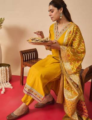 Women Ethnic Motifs Embroidered Regular Thread Work Kurta with Trousers & With Dupatta 1